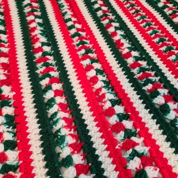 HANDMADE Crocheted Knitted Christmas Blanket Throw - Picture 1 of 7